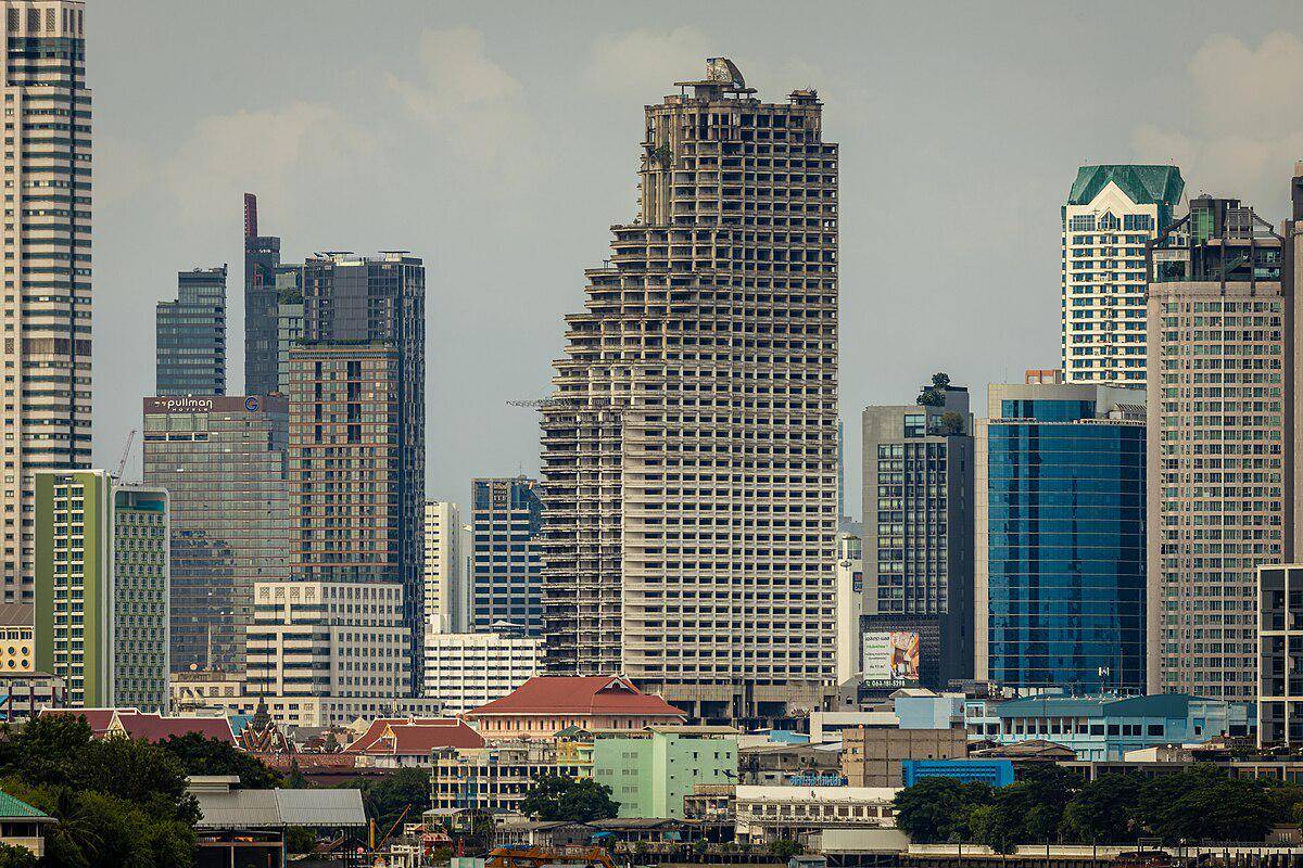 potret bagian luar Sathorn Unique Tower