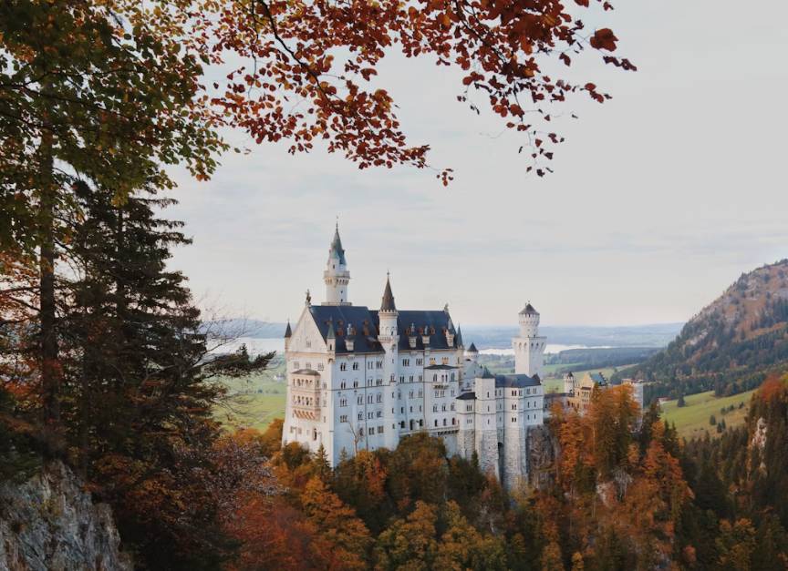 Neuschwanstein Castle (unsplash.com/Ilia Bronskiy)