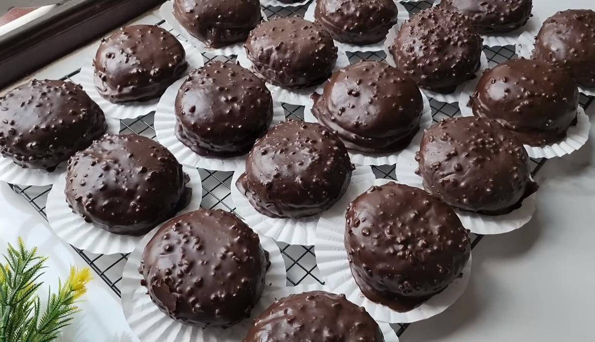 ilustrasi bomboloni double chocolate (YouTube.com/atha naufal)