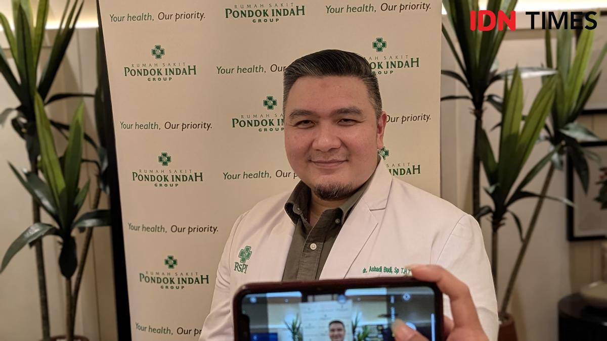 Dokter Ashadi Budi, Sp. T.H.T.B.K.L, Spesialis Telinga Hidung Tenggorok Bedah Kepala dan Leher (IDN Times/Rifki Wuda)
