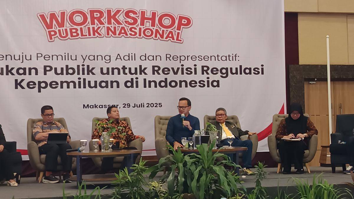 Wakil Menteri Dalam Negeri, Bima Arya Sugiarto, saat menyampaikan pandangan dalam Workshop Nasional Menuju Pemilu yang Adil dan Representatif di Hotel Unhas, Makassar, Selasa (29/7/2025). (IDN Times/Asrhawi Muin)