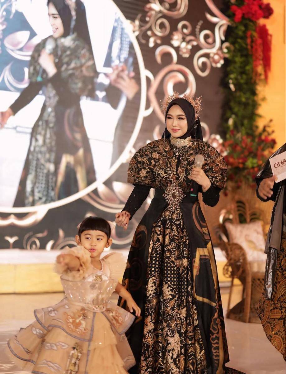 30%20tahun%20dan%203%20tahun%20terbaik%20titipan%20Allah..sponsored%20by-%20%40cintabundavitabumin%20%40purela.official%20.jpg