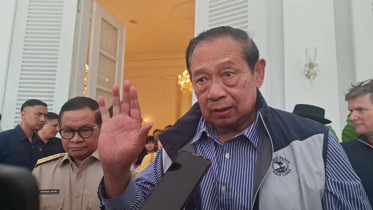 Presiden ke-6, Susilo Bambang Yudhoyono (SBY) ketika tiba di Balai Kota untuk melukis Monas dan Bunderan Hotel Indonesia (HI). (IDN Times/Santi Dewi)