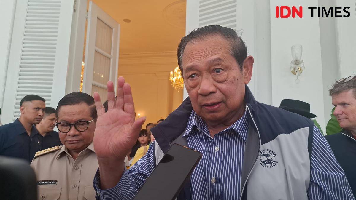 Presiden ke-6, Susilo Bambang Yudhoyono (SBY) ketika tiba di Balai Kota untuk melukis Monas dan Bunderan Hotel Indonesia (HI). (IDN Times/Santi Dewi)
