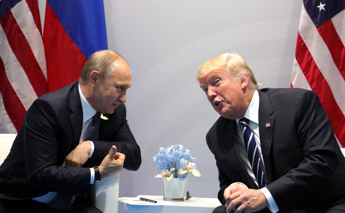 Presiden Rusia, Vladimir Putin (kiri), dan Presiden AS, Donald Trump (kanan). (Kremlin.ru, CC BY 4.0, via Wikimedia Commons)