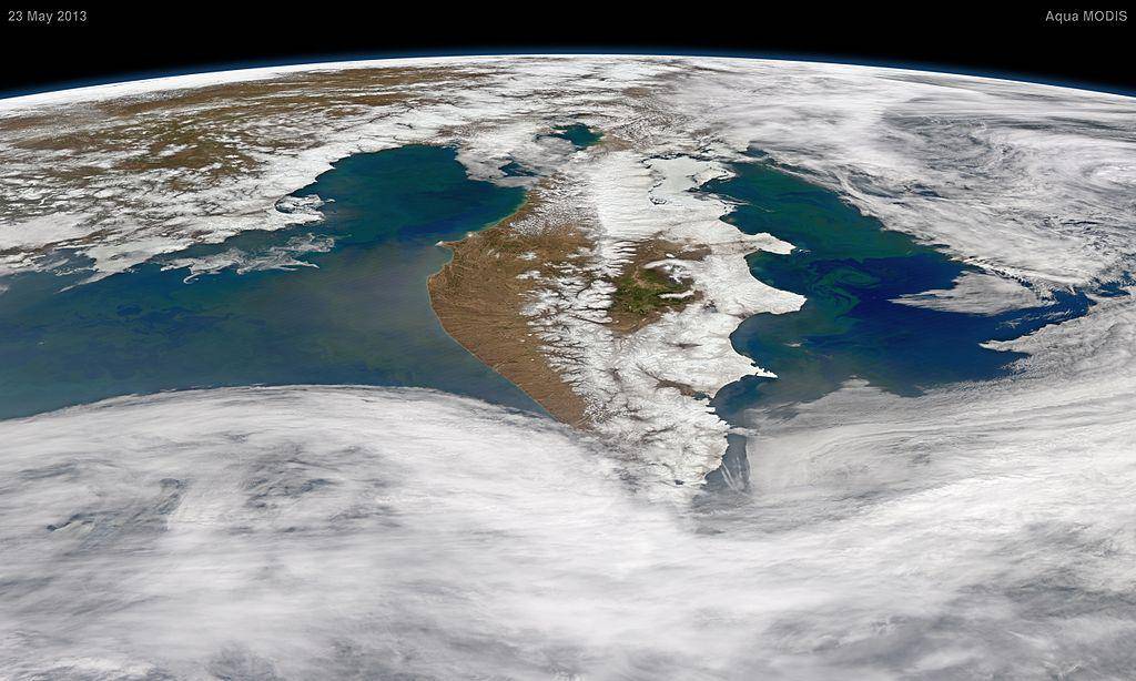 potret wilayah Kamchatka dari satelit (commons.wikimedia.org/Image by Norman Kuring, NASA Ocean Color Group)