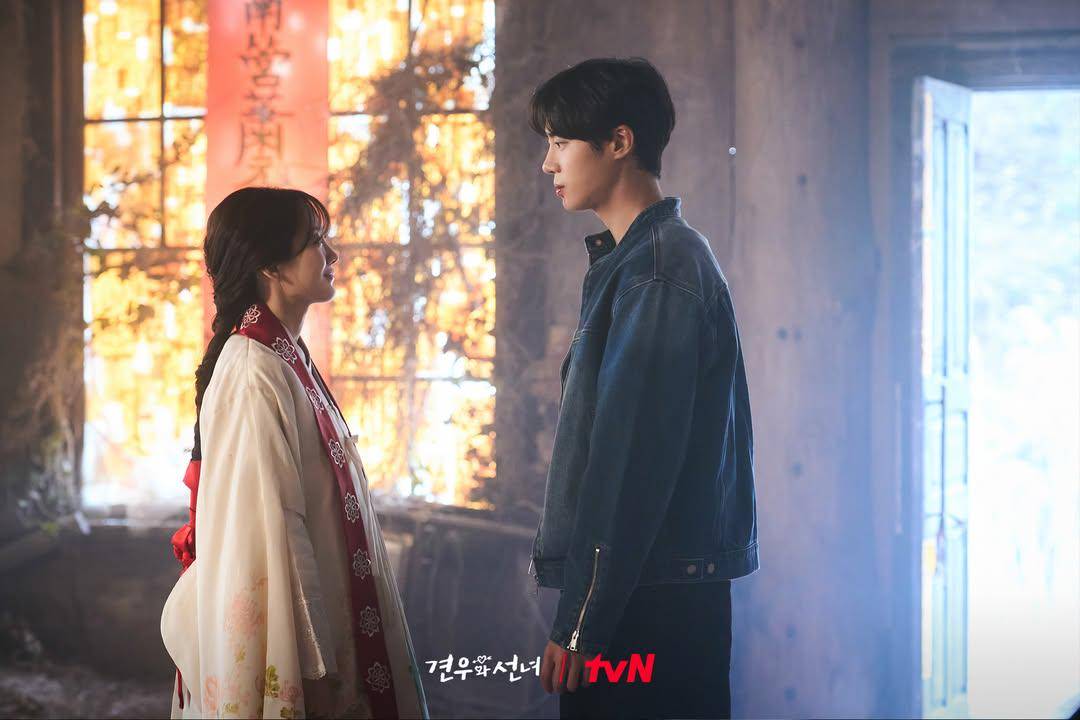 still cut drama Head Over Heels (instagram.com/tvn_drama)