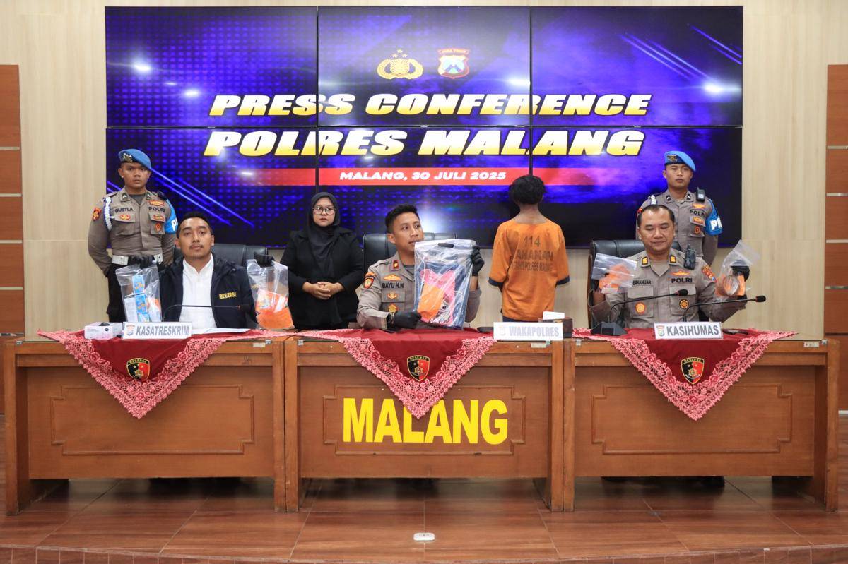 Konferensi pers kasus kekerasan seksual pada balita di Malang. (IDN Times/Rizal Adhi Pratama)