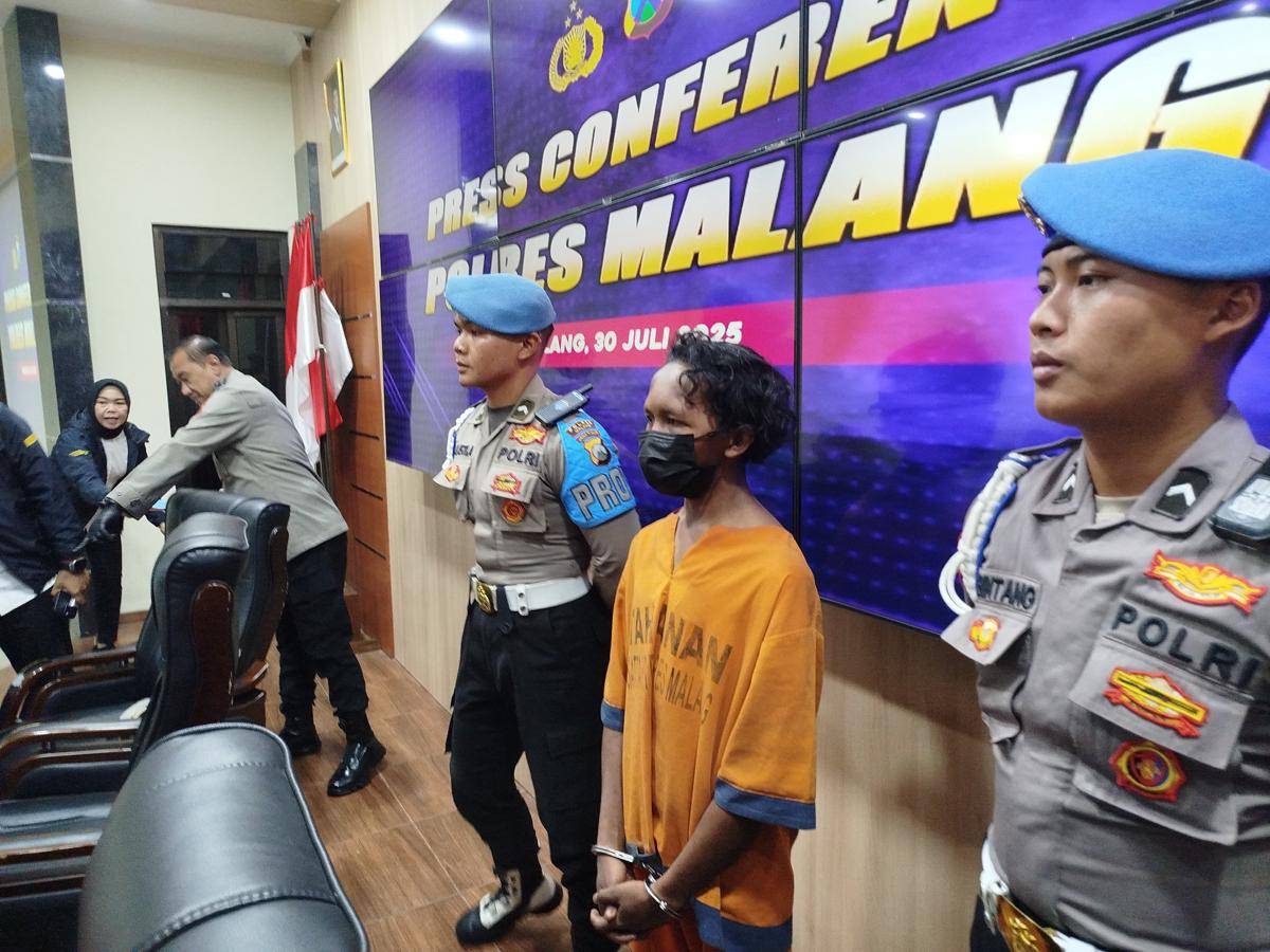 Konferensi pers kasus kekerasan seksual pada balita di Malang. (IDN Times/Rizal Adhi Pratama)