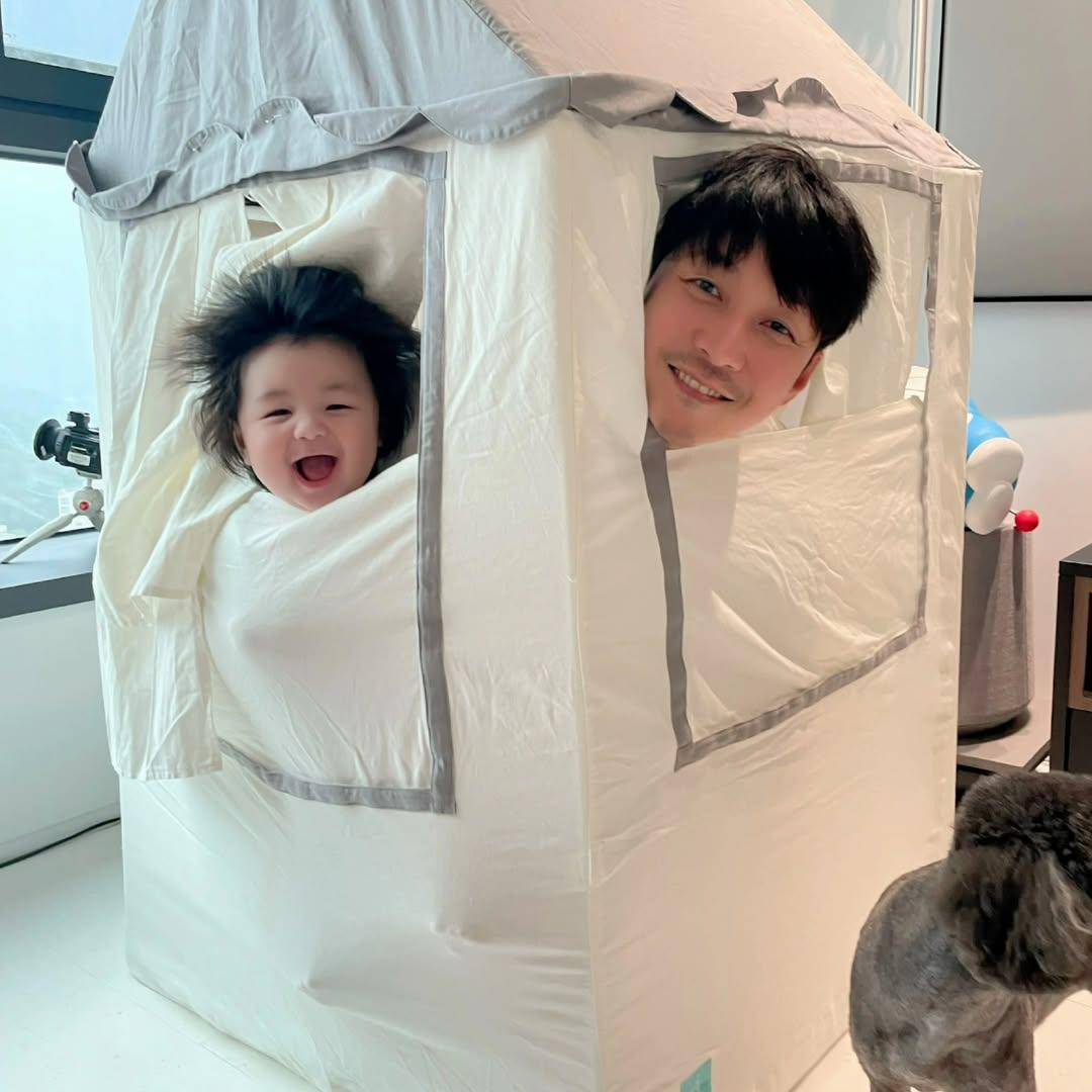 potret Shim Hyung Tak momong Baby Haru (instagram.com/tak9988)
