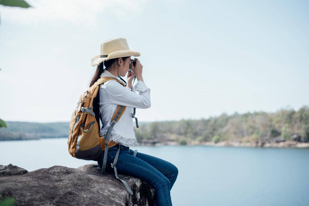 Baru Pertama Kali Solo Traveling? Coba 5 Aktivitas Seru Ini