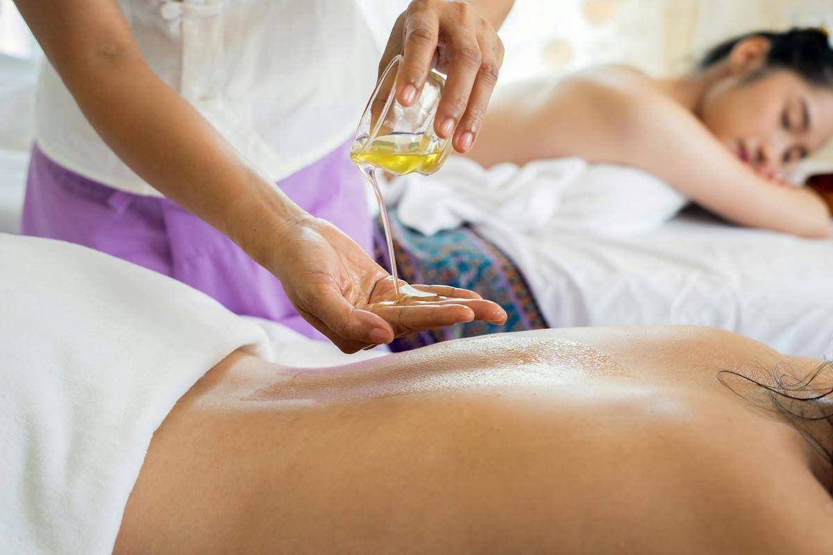 ilustrasi spa di hotel (unsplash.com/Alan)