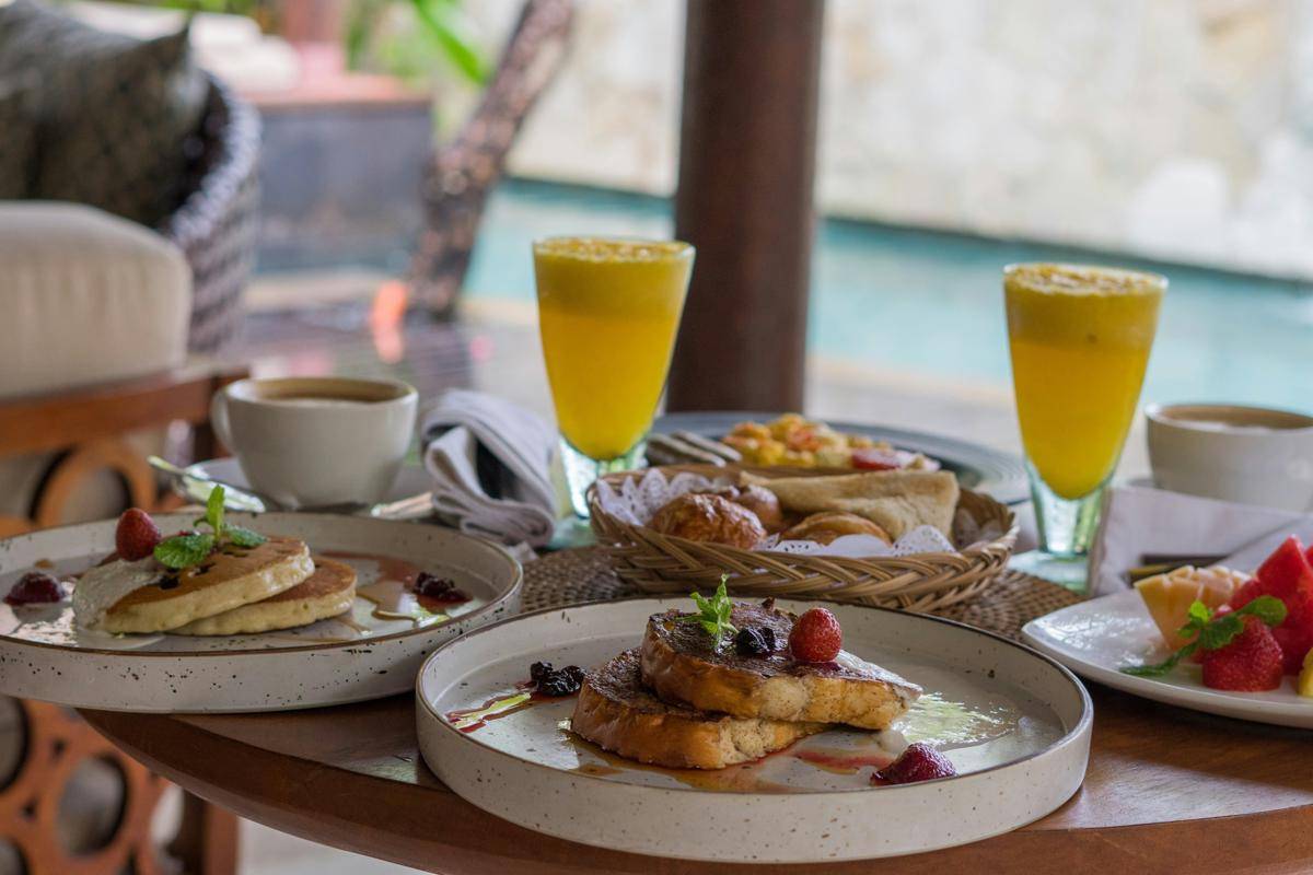 ilustrasi sarapan di hotel (unsplash.com/Antonio A)