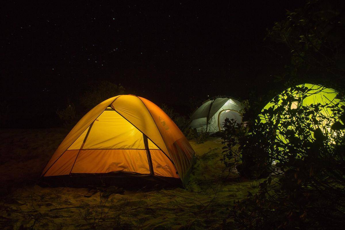 Ilustrasi tempat camping (Pixabay/Dércio Comuana)