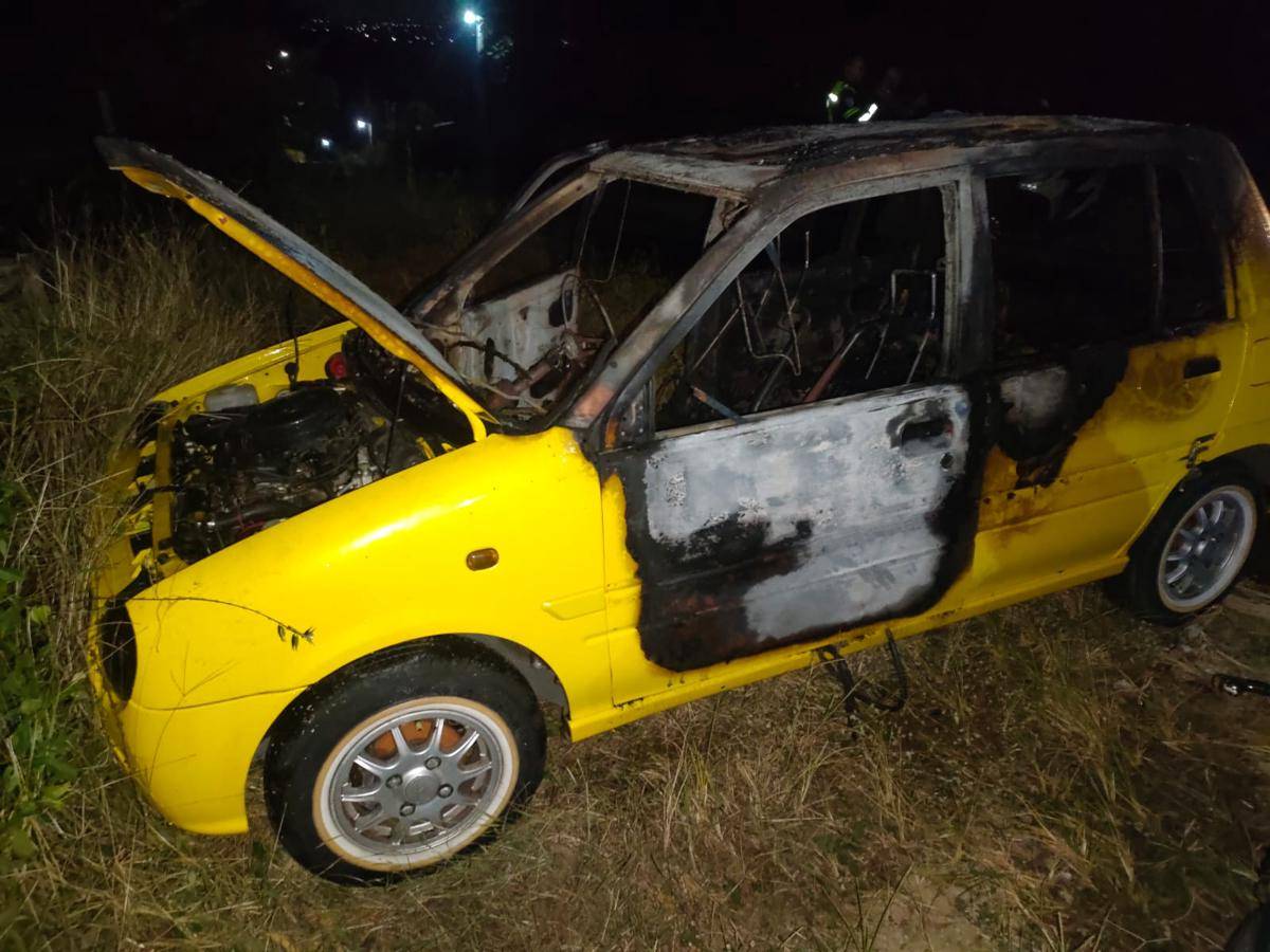 Sebuah mobil terbakar di Jetis Bantul.(Dok.Polres Bantul)