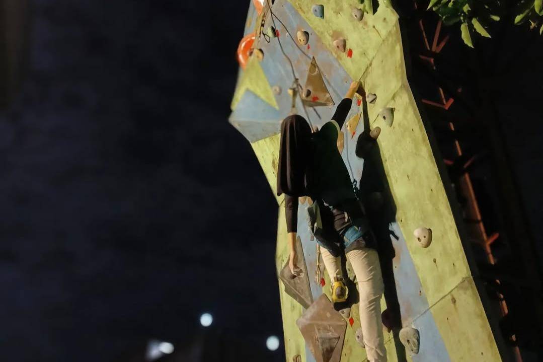 Gajah Mada Climbing Club (GMCC) sering mengadakan sesi latihan terbuka bagi siapa saja yang ingin mencoba (instagram.com/gajah.madaclimbingclubmedan)