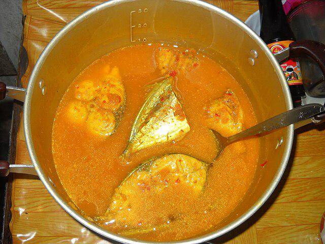 ilustrasi masak ikan lempah kuning (commons.wikimedia.org/Taman Renyah)