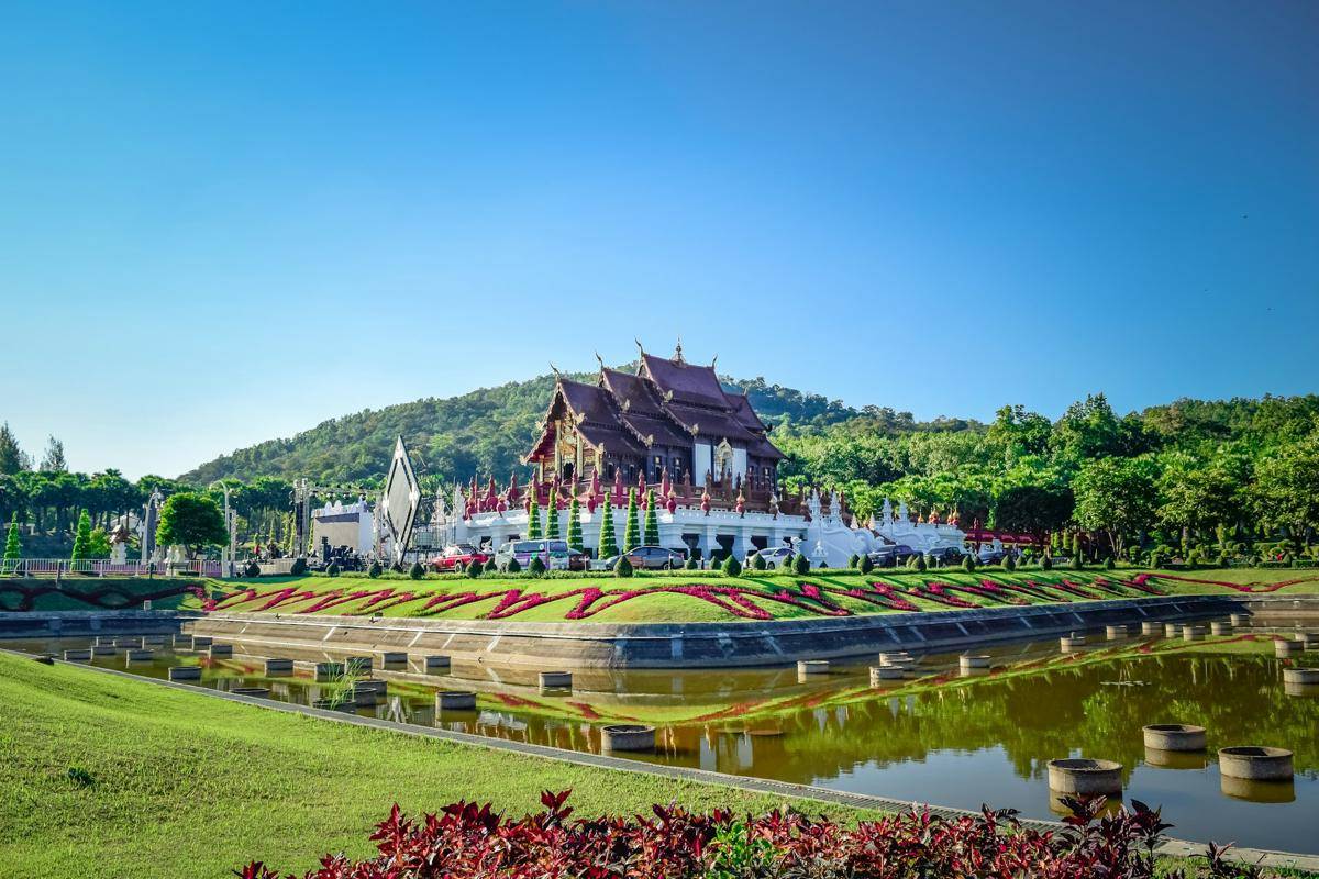 Chiang Mai, Thailand (unsplash.com/Nopparuj Lamaikul)