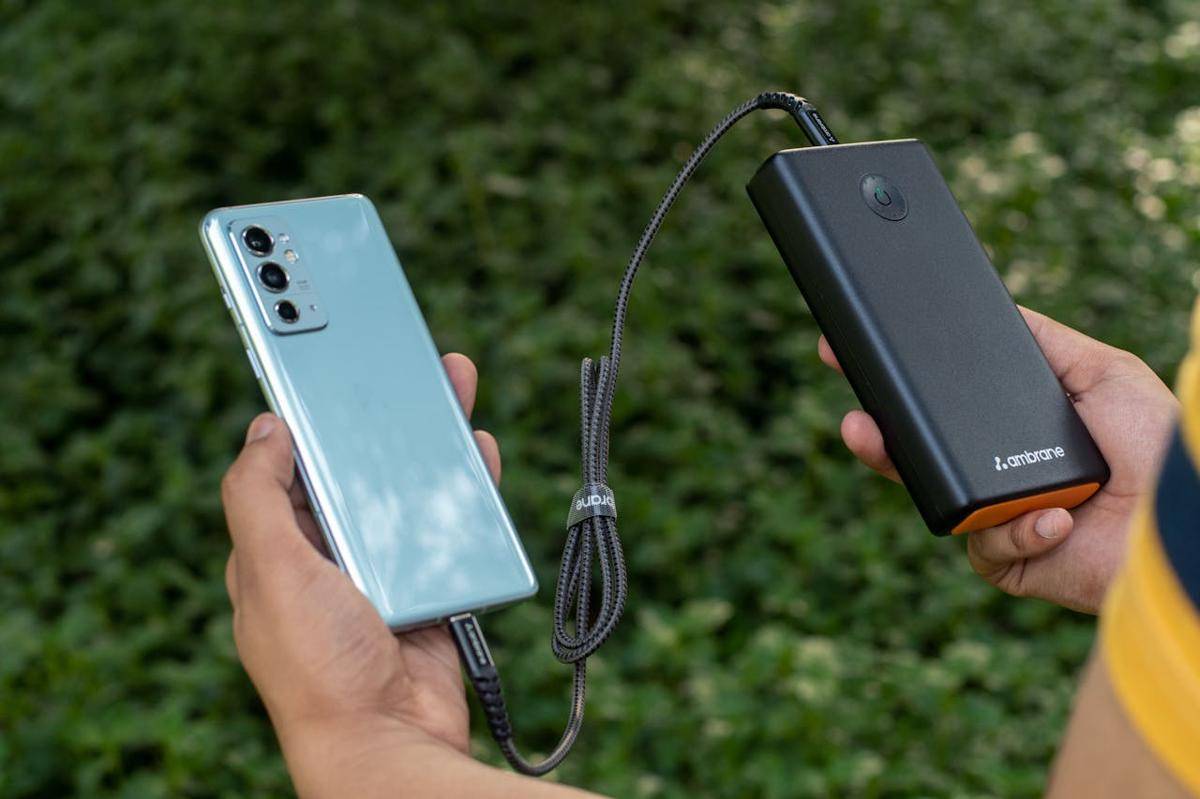 ilustrasi powerbank (pexels.com/DEBRAJ ROY)