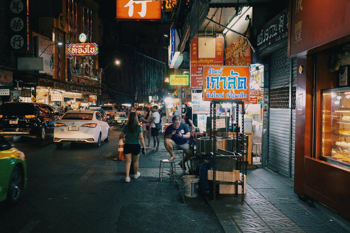 Rod Fai Night Market
