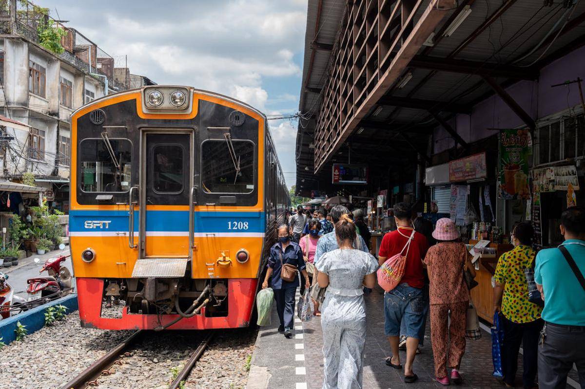 ilustrasi kereta di Bangkok, Thailand (pexels.com/Wilfried Strang)