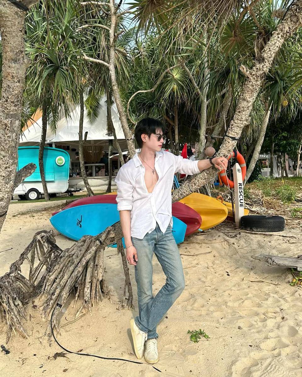 outfit nature escape ala Sood Yacht (instagram.com/s.yacht)