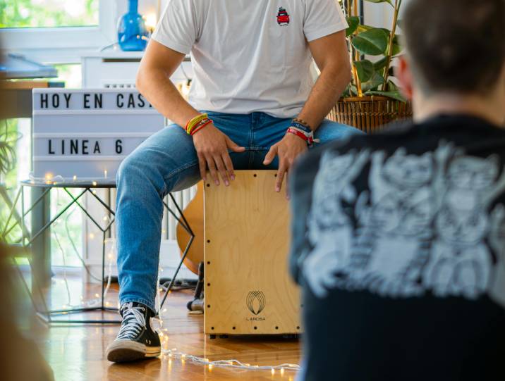 illustrasi cajon (pexels.com/Nano Erdozain)
