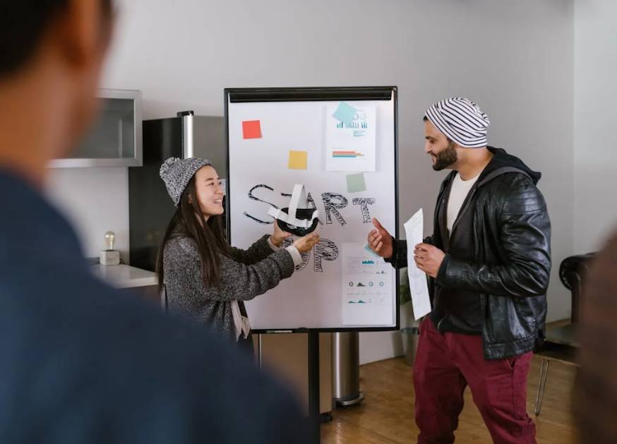 illustrasi teman bisnis (pexels.com/RDNE Stock project)