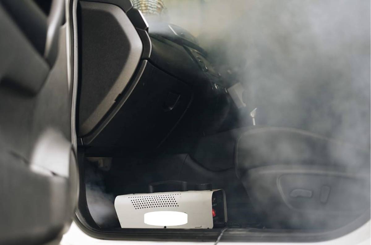 ilustrasi fogging interior mobil (hyundaimobil.co.id)