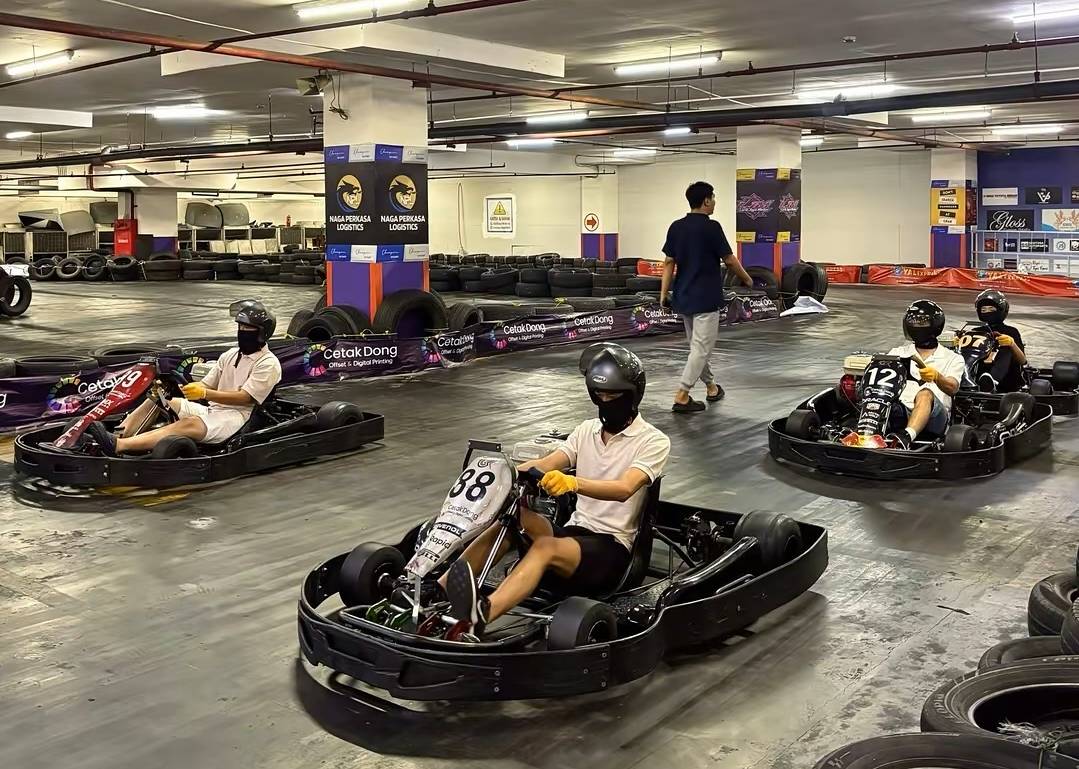 Arena gokart semi indoor di Champion Go Kart, Plaza Palladium Medan(instagram.com/championgokart)