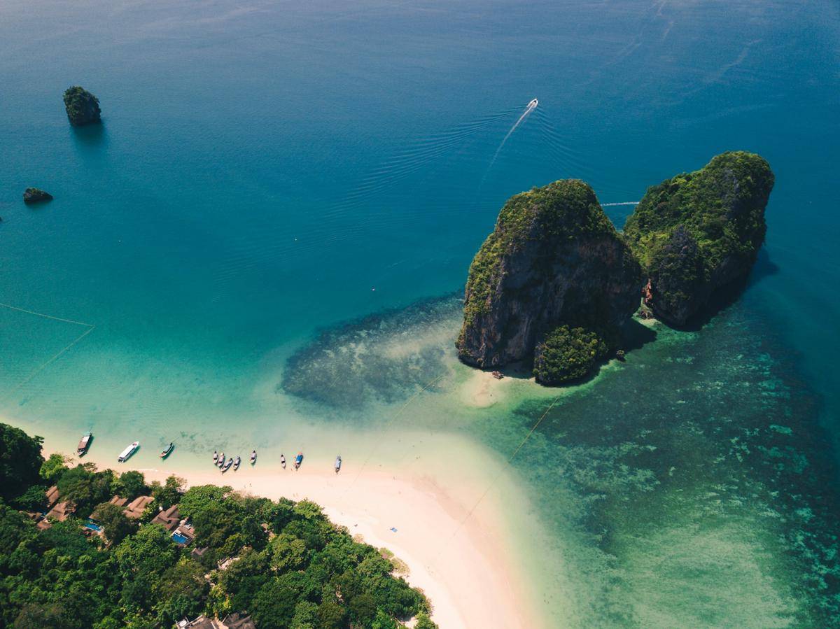 potret Ao Nang, Thailand (unsplash.com/Shawn)