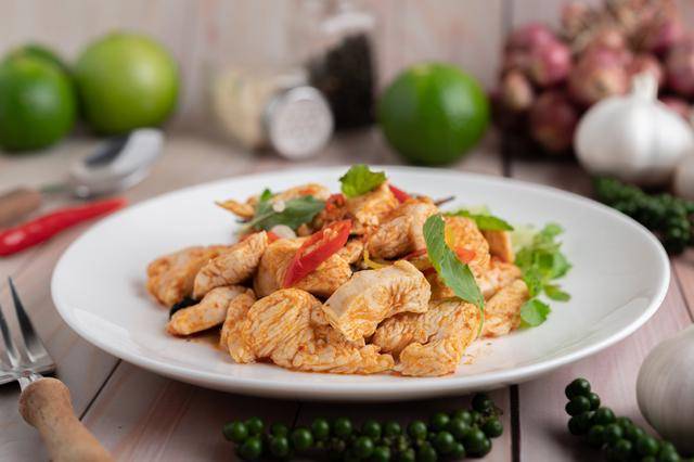 ilustrasi resep ayam garlic butter (vecteezy.com/Prakasit Khuansuwan)