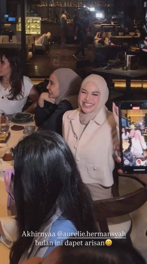 arisan Geng Cendol dan ultah Aurel (Instagram.com/aurelie.hermansyah)