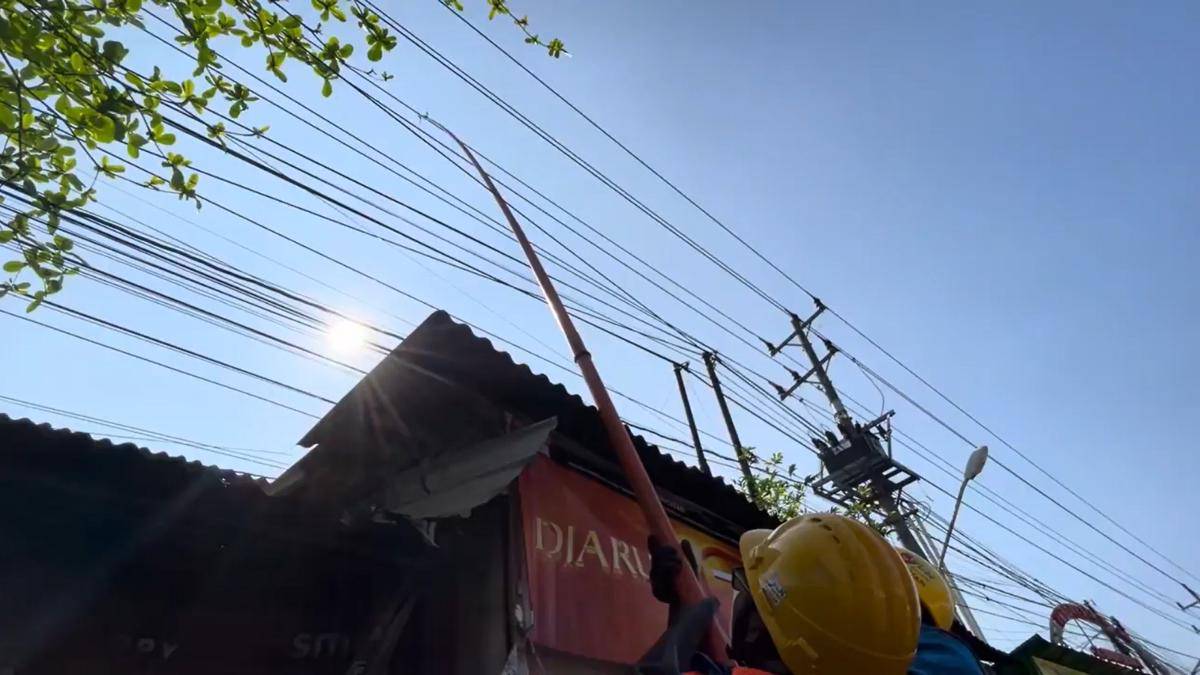pln, layang layang, jaringan listrik, listrik