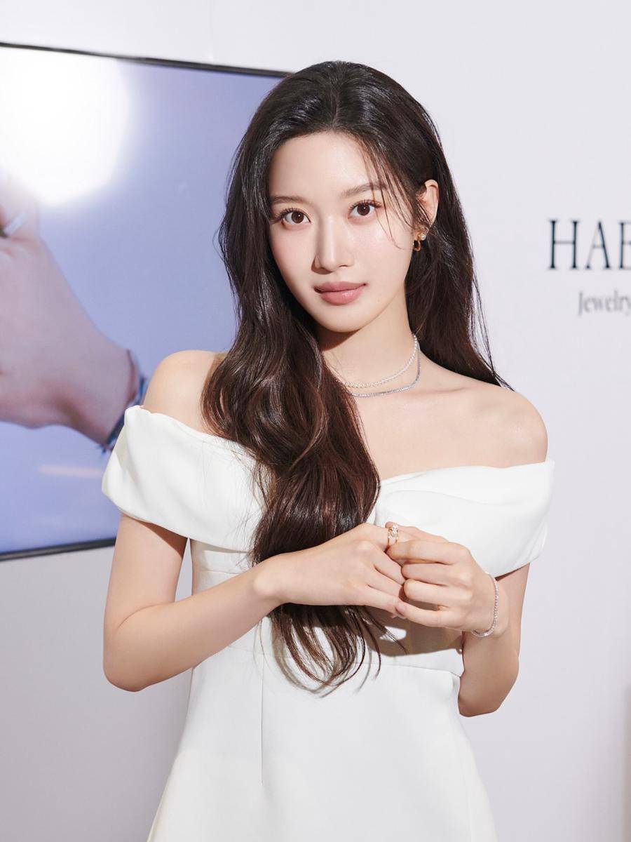 Moon Ga Young