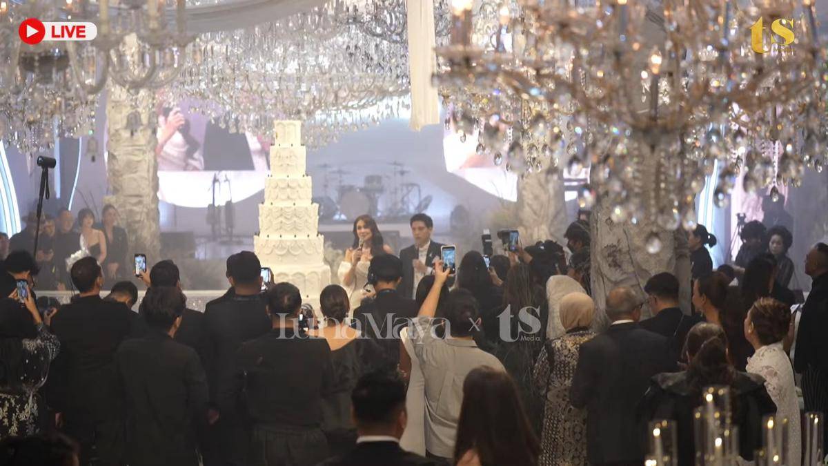 VS--YouTube-LIVELUNAMAYAMAXIMEBOUTTIERWEDDINGRECEPTIONJAKARTA-77’15”.jpg