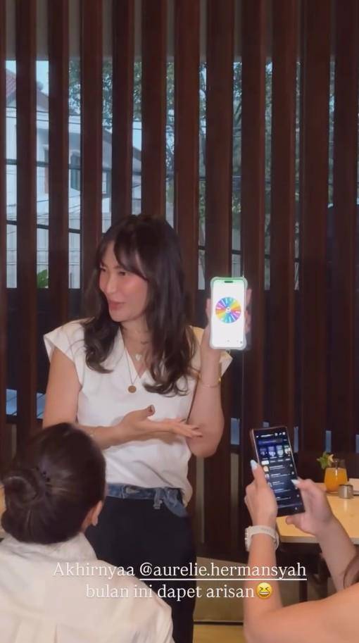 arisan Geng Cendol dan ultah Aurel (Instagram.com/aurelie.hermansyah)