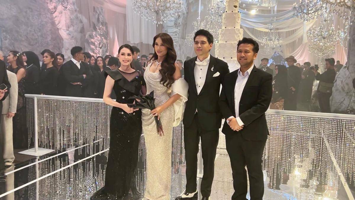 artis di resepsi Luna Maya di Jakarta (instagram.com/arumibachsin_94)