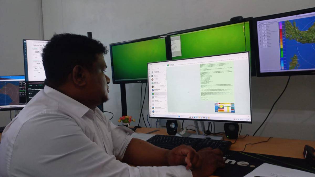 Prakirawan BMKG Mimika, Stevan Yawan. (IDN Times/Endy Langobelen)