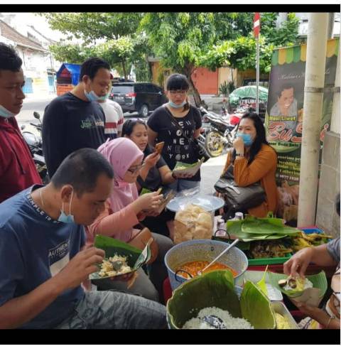 Nasi Liwet Bu Sri Pasar Gede