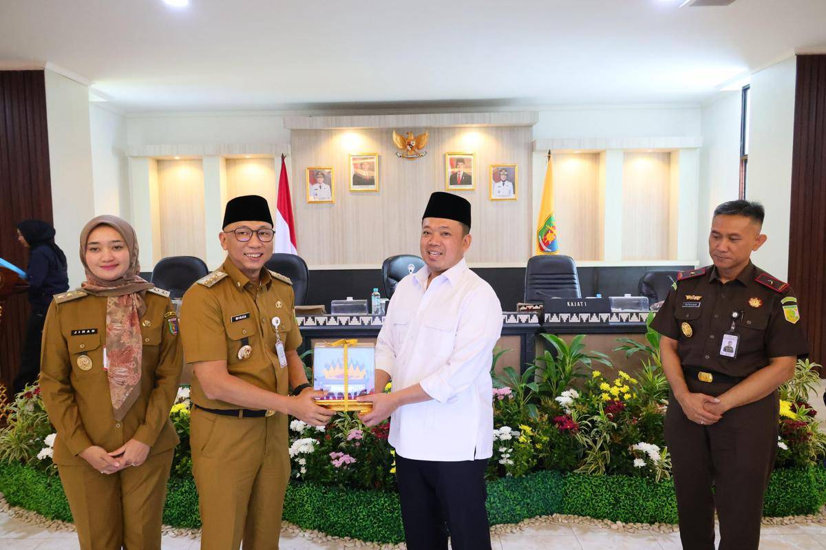 Menteri ATR, Nusron Wahid ketika berkunjung ke Bandar Lampung, Lampung. (Dokumentasi Kementerian ATR)