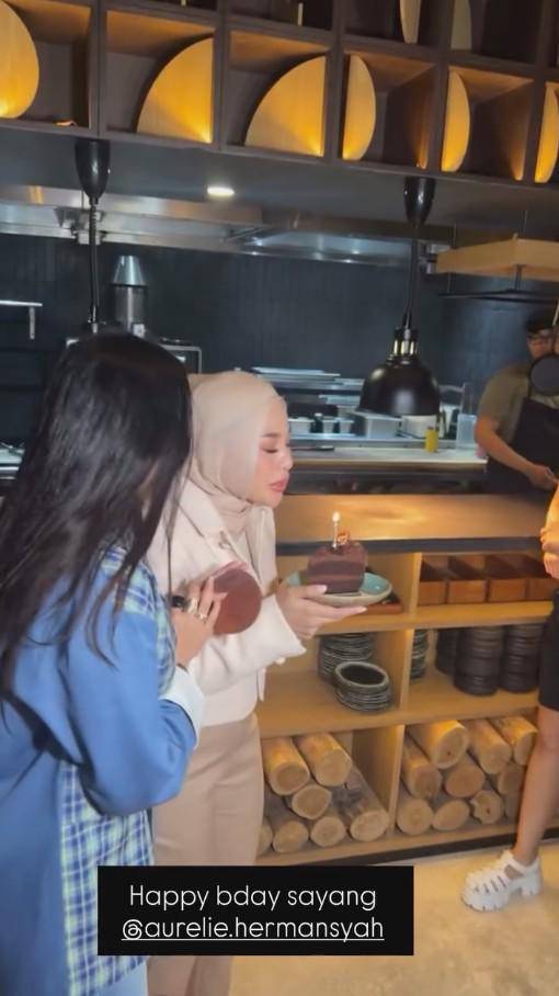 arisan Geng Cendol dan ultah Aurel (Instagram.com/aurelie.hermansyah)