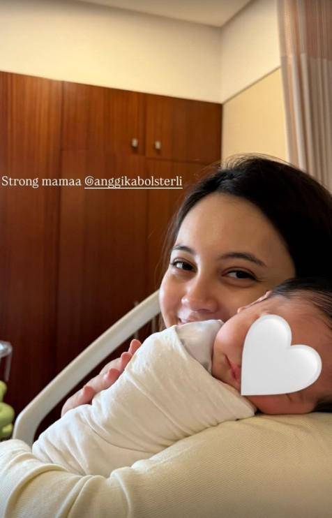 Anggika Bolsterli Melahirkan Anak Pertama (Instagram.com/anggikabolsterli)