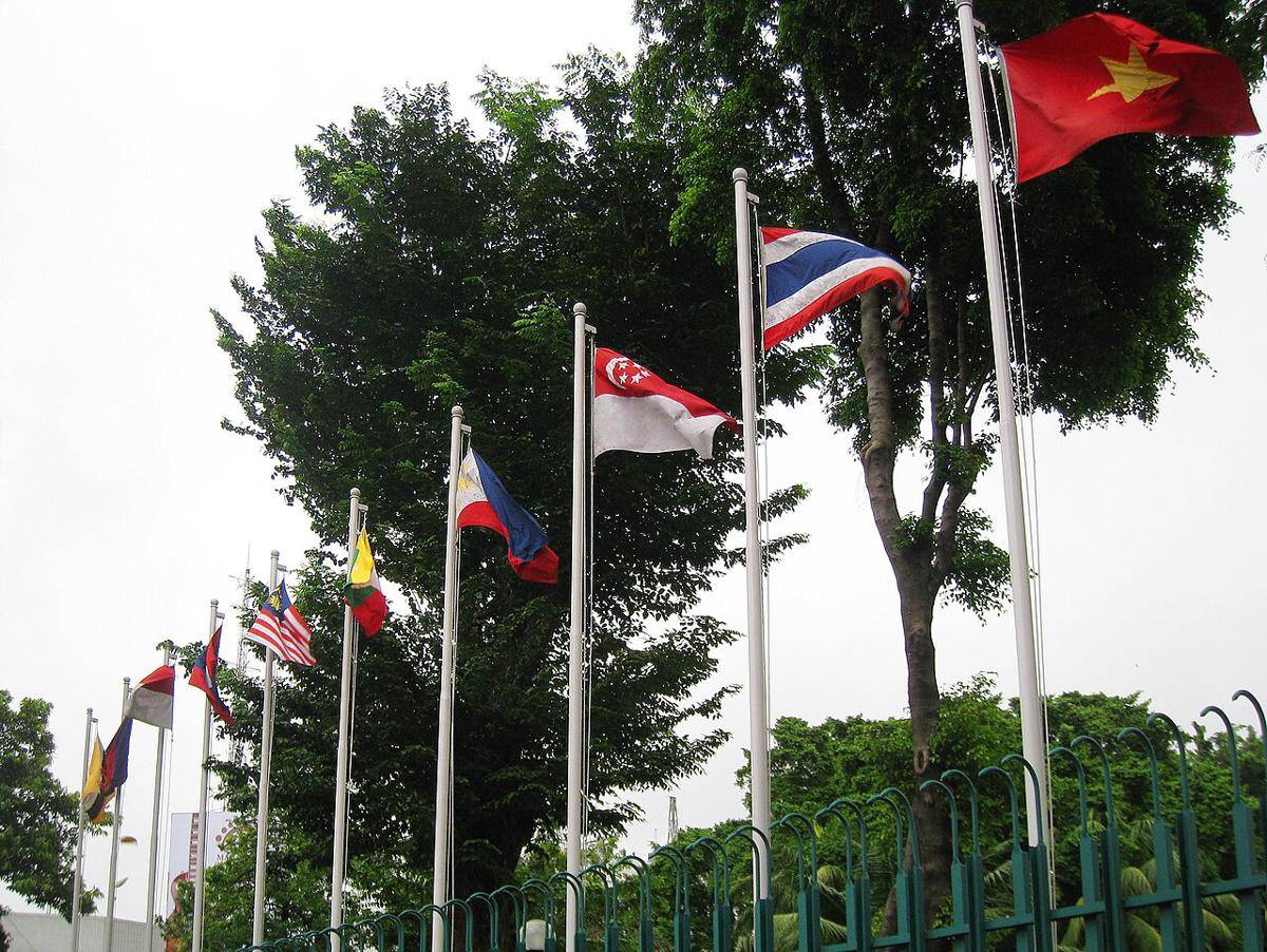 ilustrasi bendera ASEAN (commons.wikimedia.org/Gunawan Kartapranata)