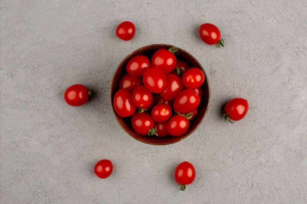 Tomat Cherry (freepik.com/mdjaff)