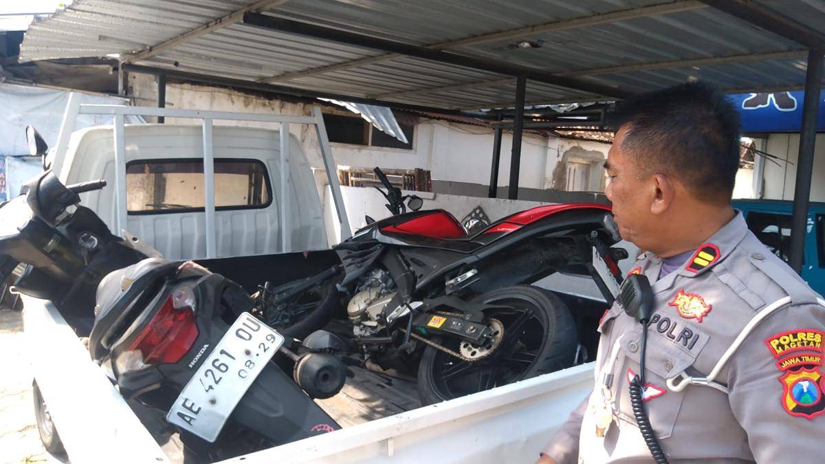 Dua motor yang bertabrakan diamankan polisi. IDN Times/Riyanto.