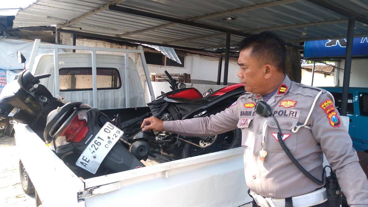 Dua motor yang bertabrakan diamankan polisi. IDN Times/Riyanto.