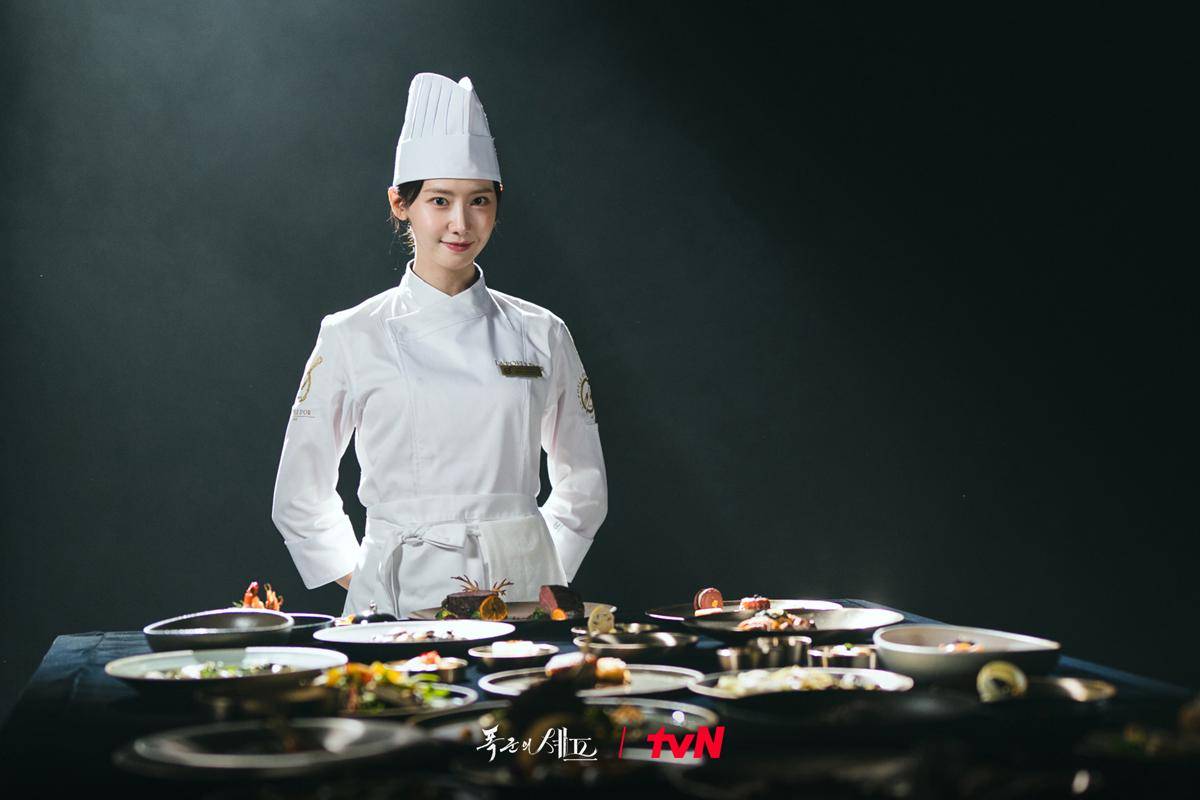Cuplikan drakor Bon Appetit, Your Majesty (dok. TVN/Bon Appetit, Your Majesty)