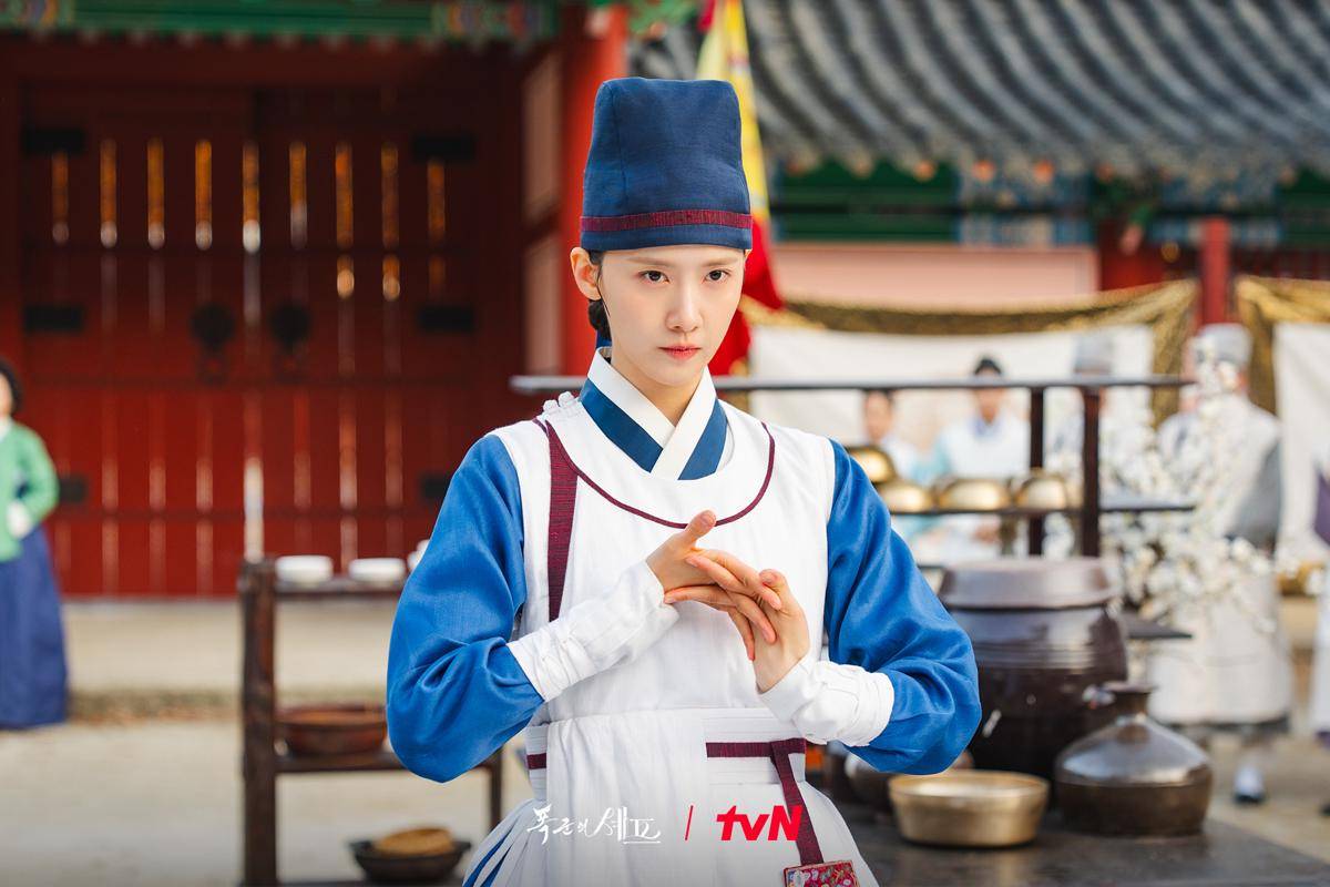 Cuplikan drakor Bon Appetit, Your Majesty (dok. TVN/Bon Appetit, Your Majesty)
