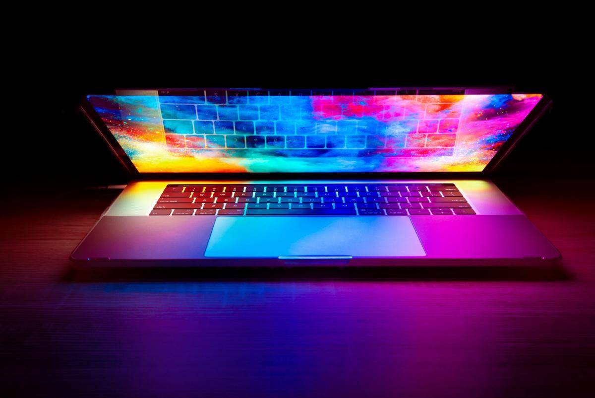 ilustrasi sebuah laptop (unsplash.com/@joshuaworoniecki)